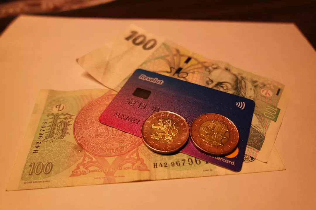 10 euro bill and 10 euro